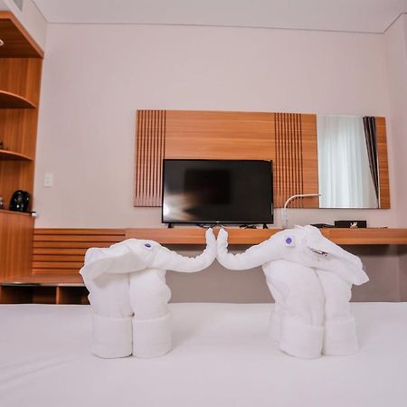 Elephants Hotel Буонметхуот Екстер'єр фото