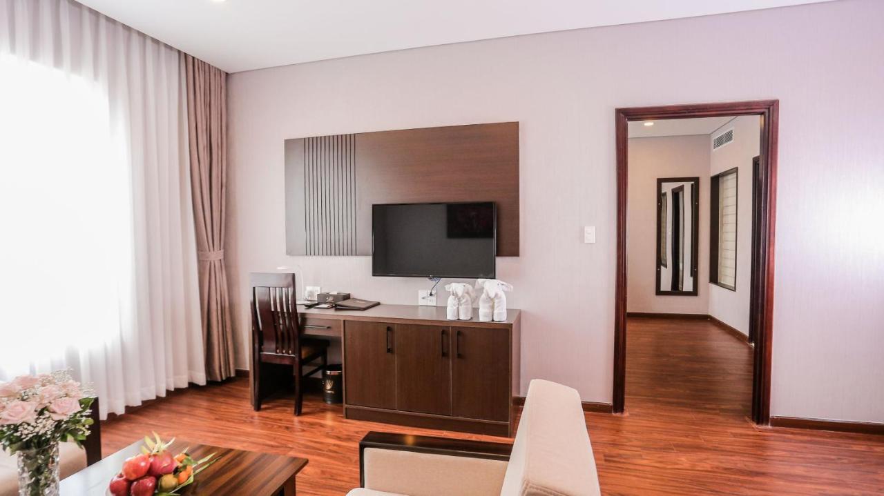 Elephants Hotel Буонметхуот Екстер'єр фото